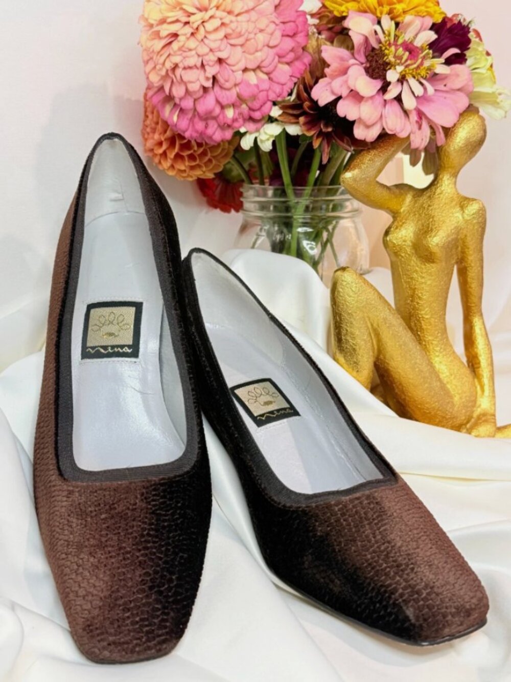 Vintage Velvet Pumps Square Toe Women Size 7.5 Deep Chocolate Brown Trendy Nina
